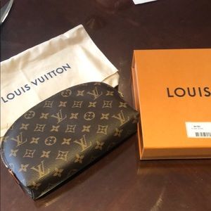 LV COSMETIC POUCH BRAND NEW GM MNG